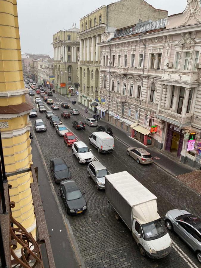 Хостел Мажор ハルキウ エクステリア 写真